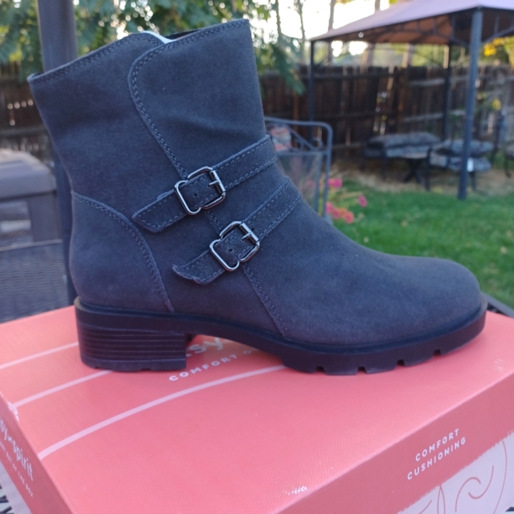 NIB Easy Spirit 'Birta' Ankle Boots Dark Gray Wide Width - never worn